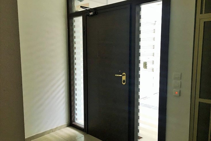 Realty photo 2