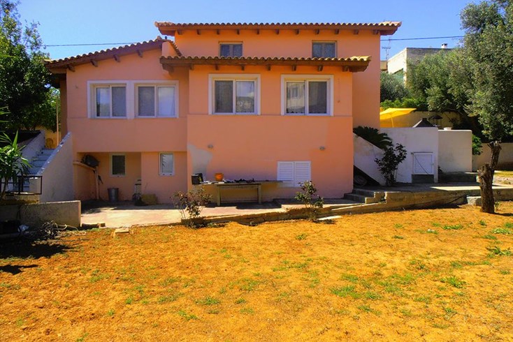 Realty photo 2