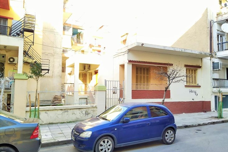 Realty photo 2