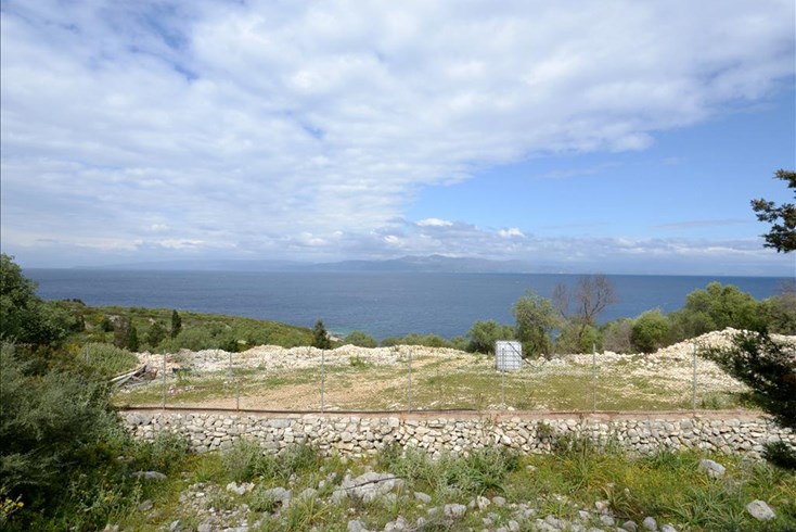 Realty photo 2