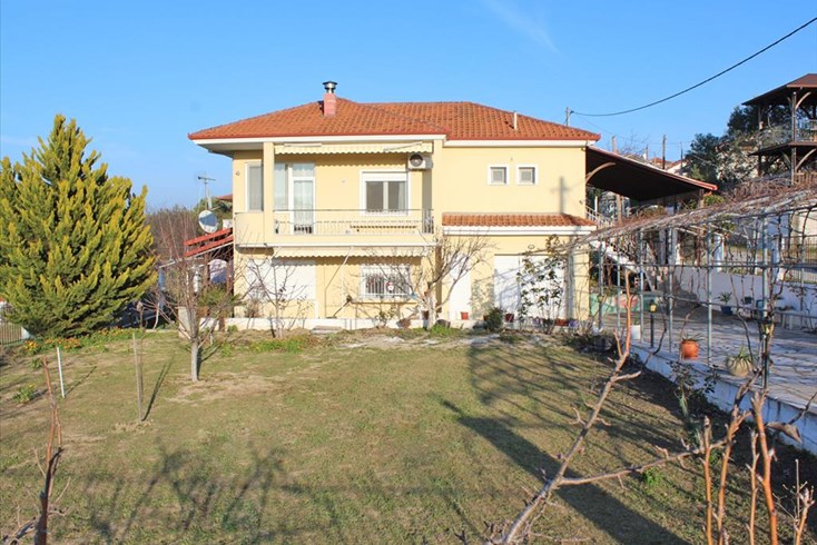Realty photo 1