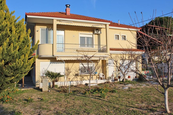 Realty photo 2