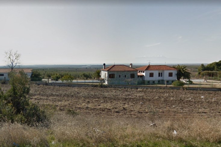 Realty photo 2
