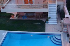 Property 437 photo 2
