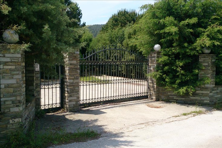 Realty photo 3