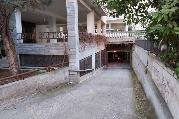 Realty photo 1