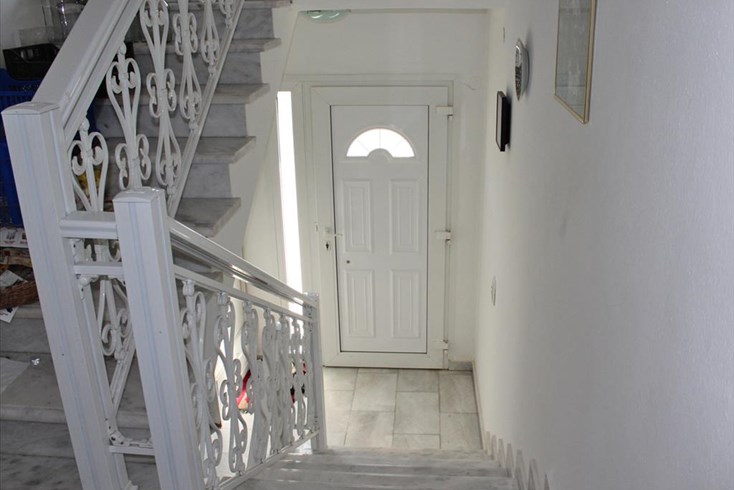 Realty photo 3