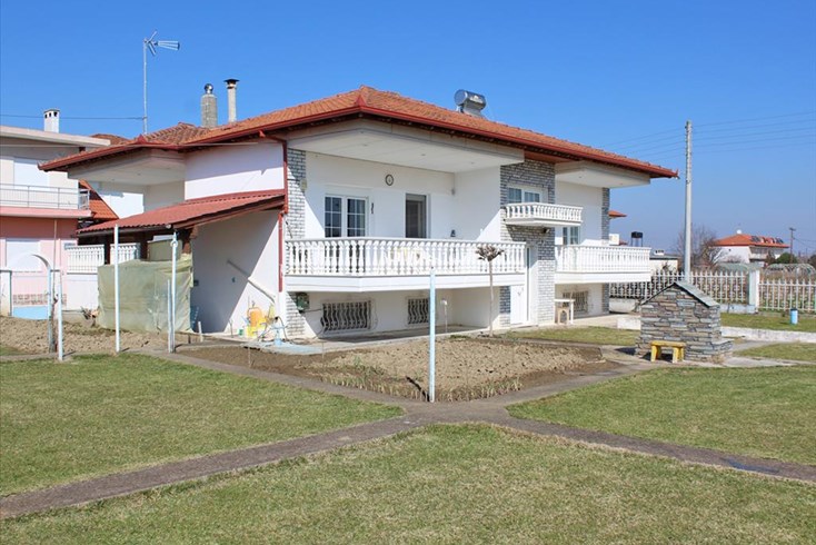 Realty photo 2