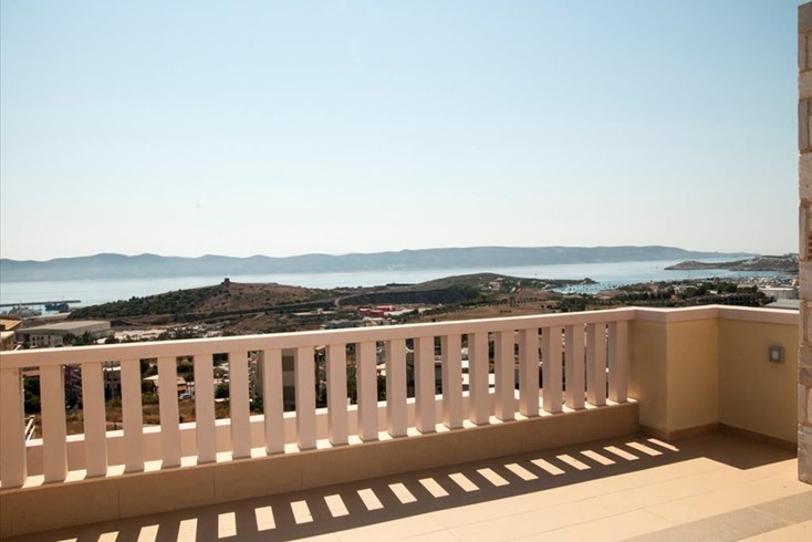 Realty photo 2