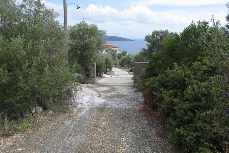 Realty photo 2