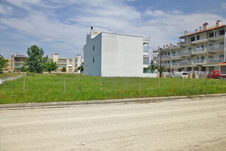 Realty photo 2