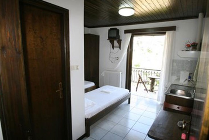 Realty photo 1