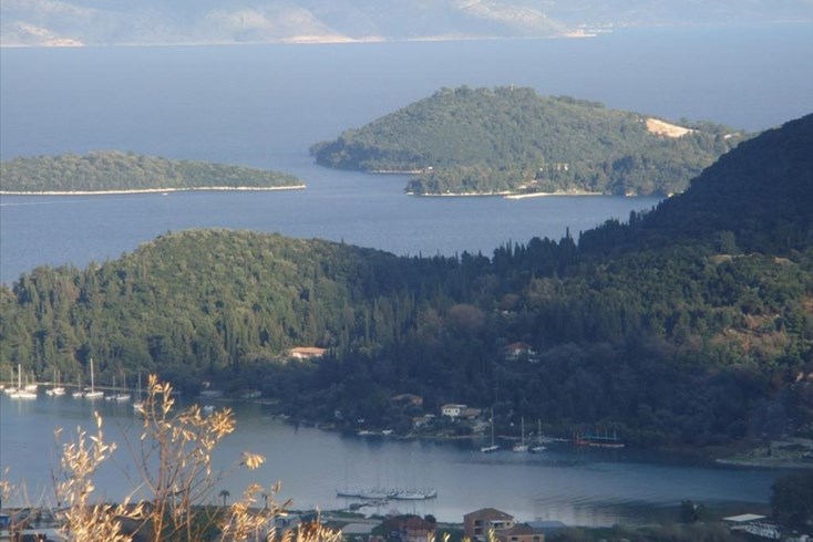 Realty photo 3