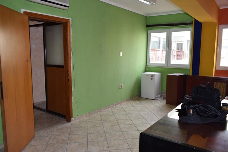 Realty photo 1