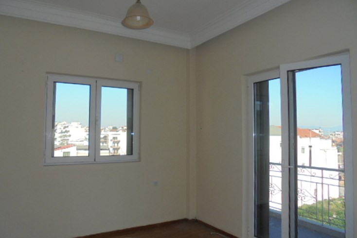 Realty photo 1