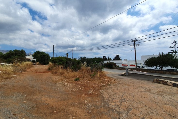 Realty photo 1