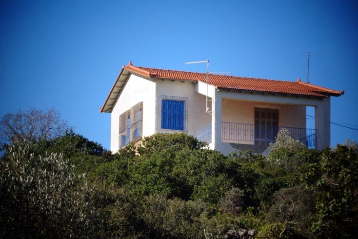 Realty photo 2