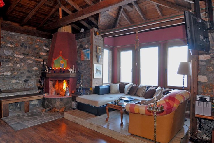 Realty photo 2