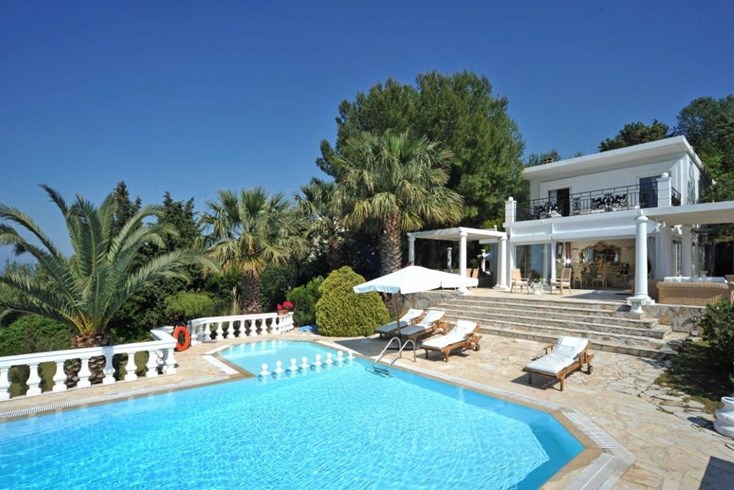 Realty photo 1