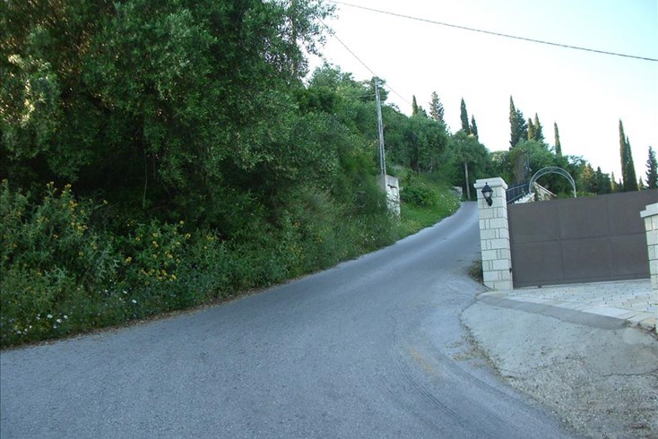 Realty photo 1