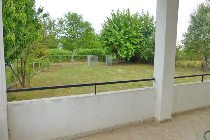 Realty photo 2