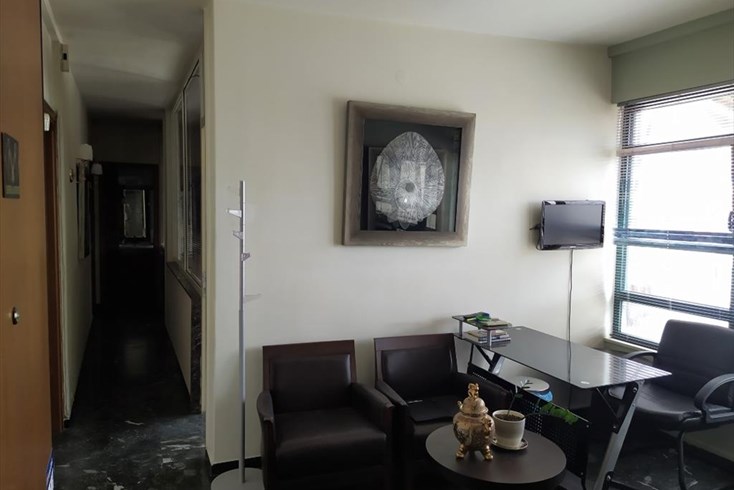Realty photo 1