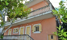 Detached house 197 m² in Corfu