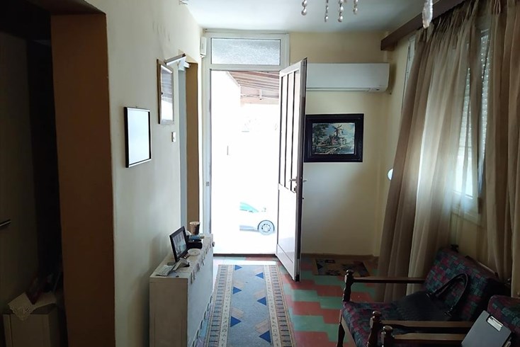 Realty photo 3