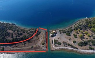 Γη 6500 μ² στο Λουτράκι