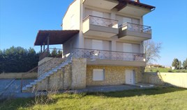 Kuća 180 m² u predgrađu Soluna