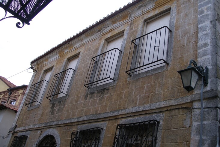 Realty photo 1