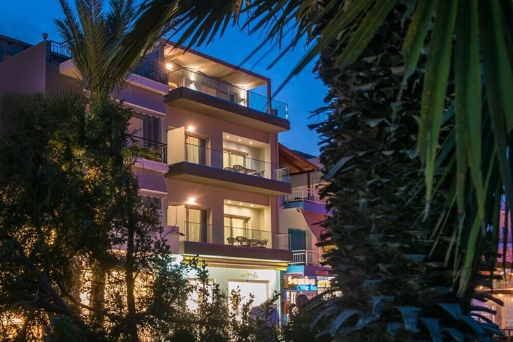 Realty photo 1