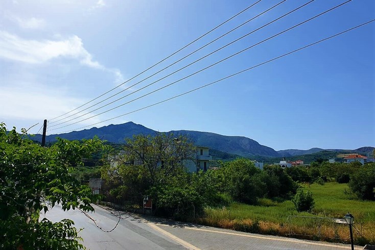 Realty photo 2