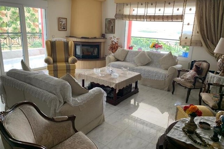 Realty photo 2