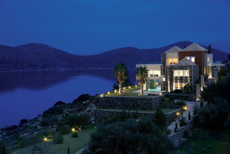 Realty photo 1
