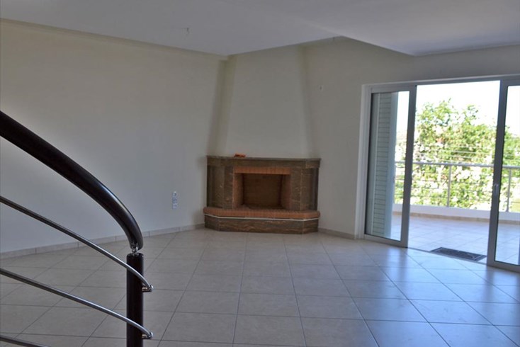 Realty photo 3