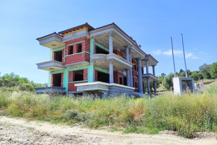 Realty photo 1
