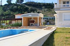 Property 476 photo 4