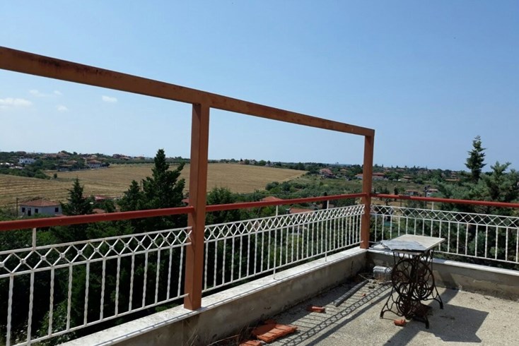 Realty photo 2