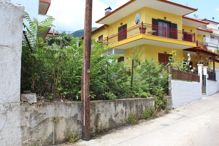 Realty photo 1