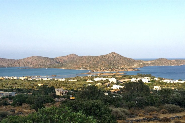 Realty photo 1