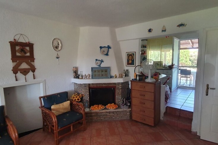 Realty photo 2