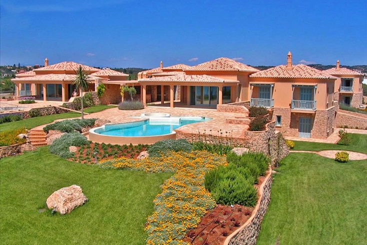 Realty photo 2