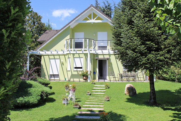 Realty photo 1