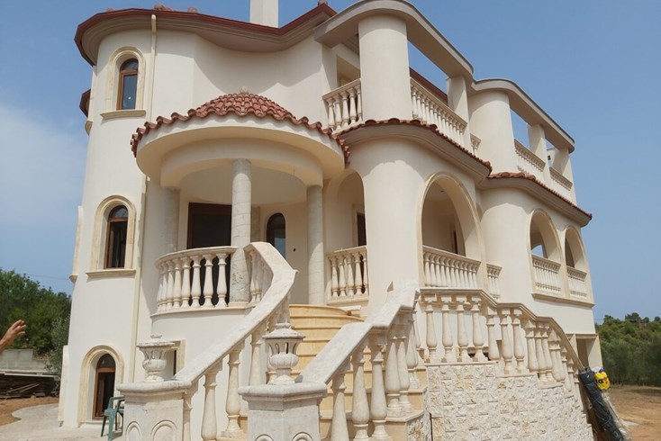 Realty photo 1