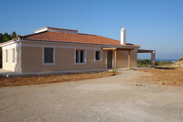 Realty photo 1