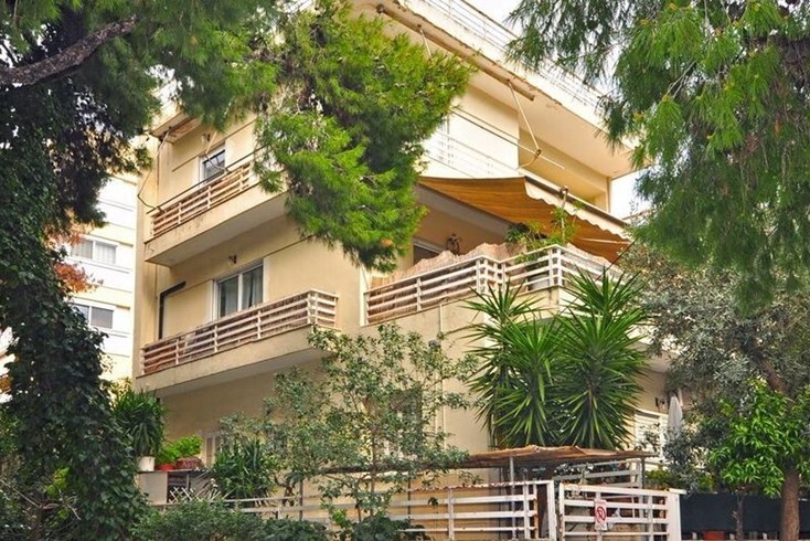 Realty photo 1