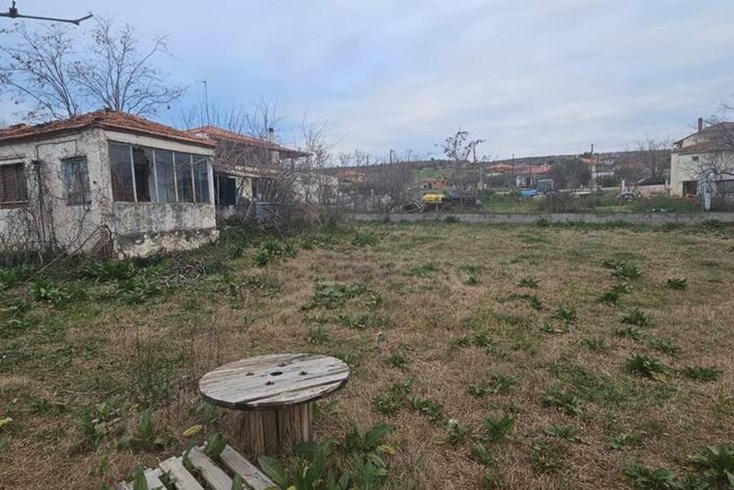 Realty photo 3