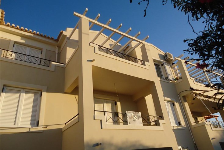 Realty photo 1