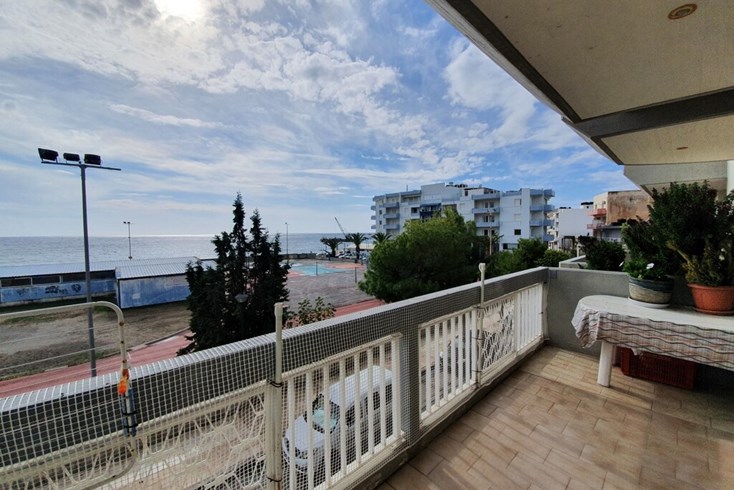 Realty photo 3